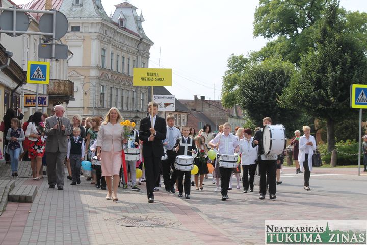 1. septembris Tukuma skolās /papildināts FOTO/