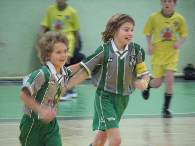 Mazie futbolisti ar uzvaru sveic Latviju dzimšanas dienā