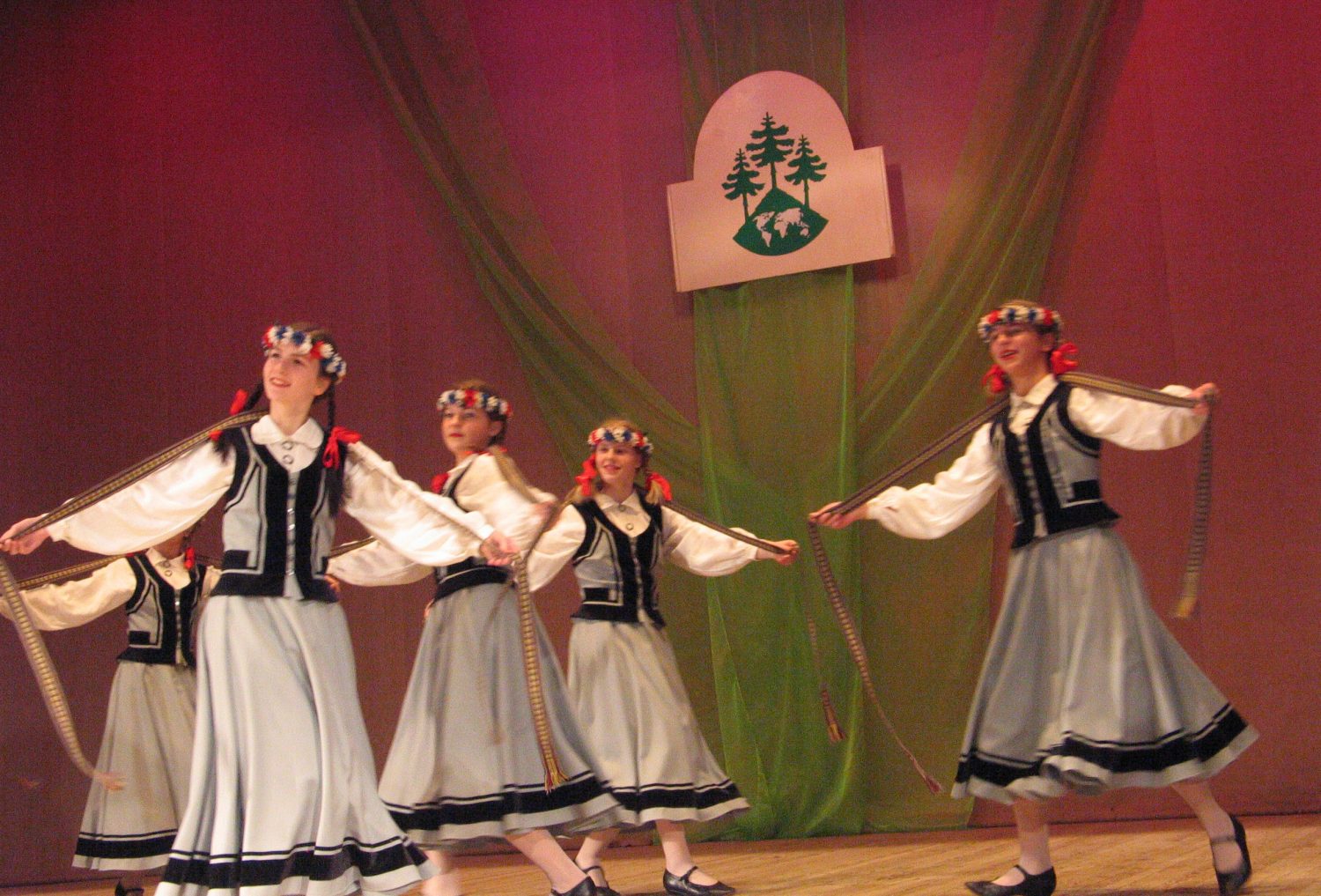 Vecāki nemierā ar lielajiem rēķiniem interešu izglītībā