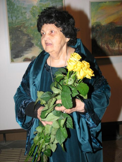 Rīgā atklāta mākslinieces Tairas Haļāpinas gleznu izstāde