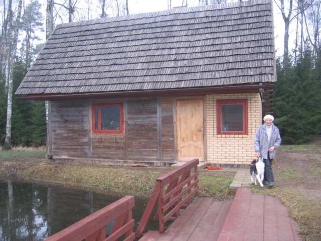 Latvieši kops savu zaļo zemīti