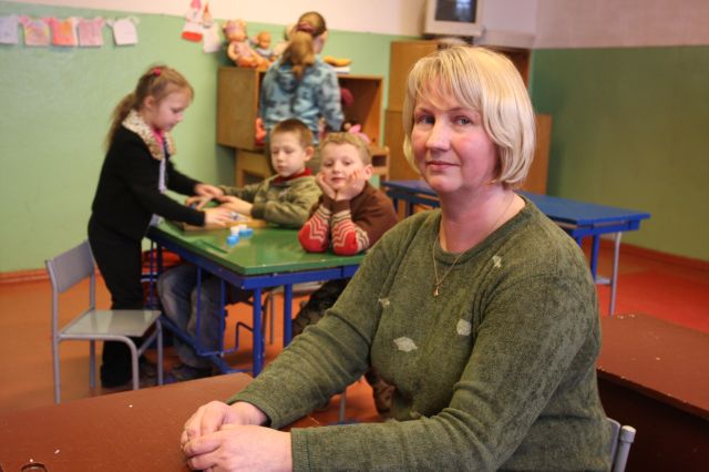 Uzziedināt sētas mietu