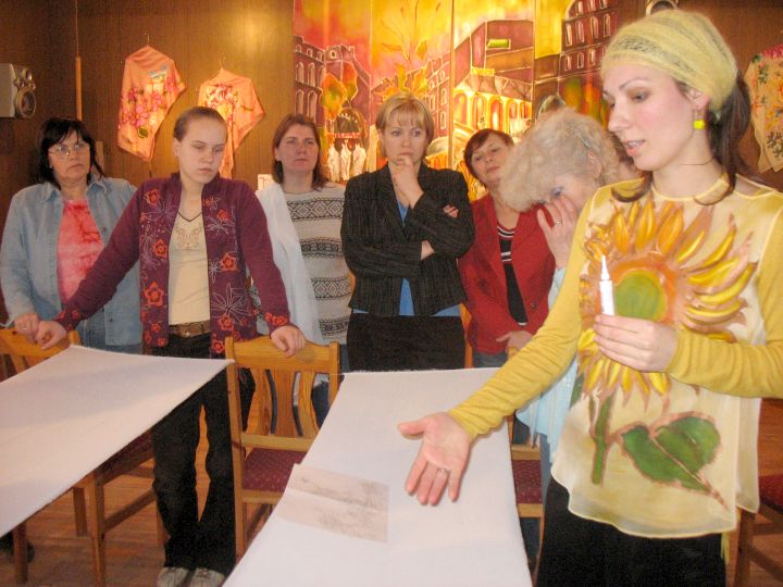 Ja zīmēšanas papīra vietā – zīds