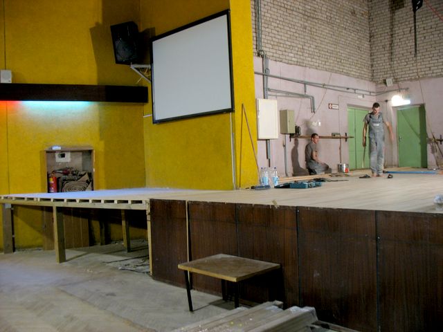 Jaunā skatuve ir no oša koka