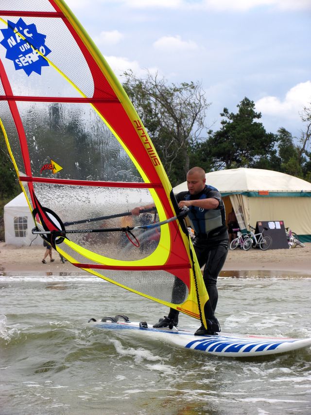 Gribi iemācīties sērfot?