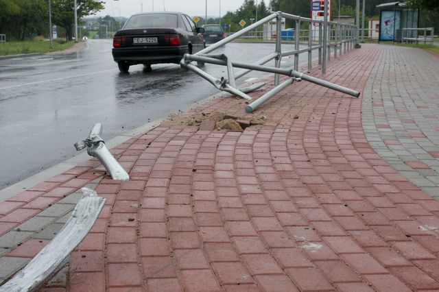 Kad aizmieg pie stūres