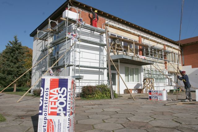 Jaunsātos tērē apvienošanās naudu