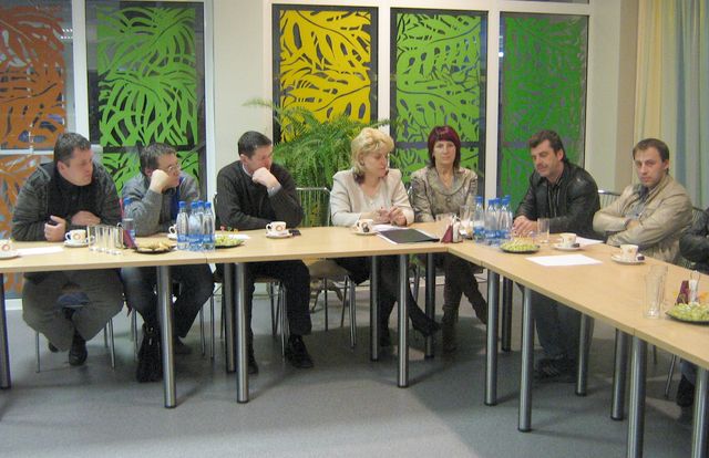 Kandavas uzņēmēji satiekas Sporta hallē