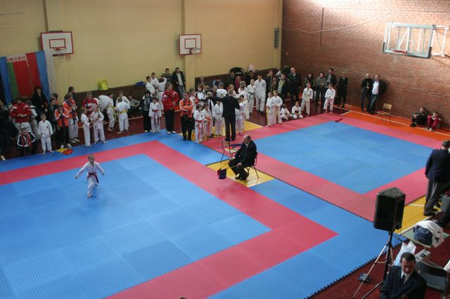 Piecu valstu karatisti sacenšas Tukumā /FOTOREPORTĀŽA/