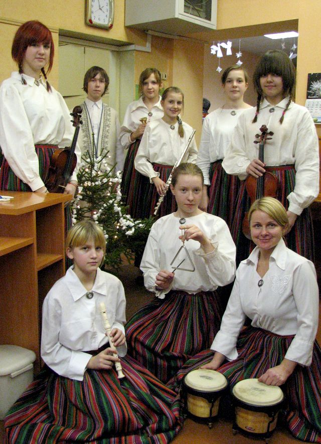 Kandavas bibliotēkā tiekas lasītāju klubiņa dalībnieki