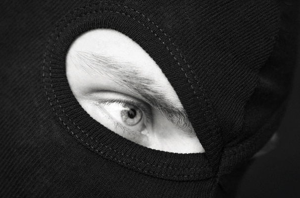 Uzmanību, laupītāji!