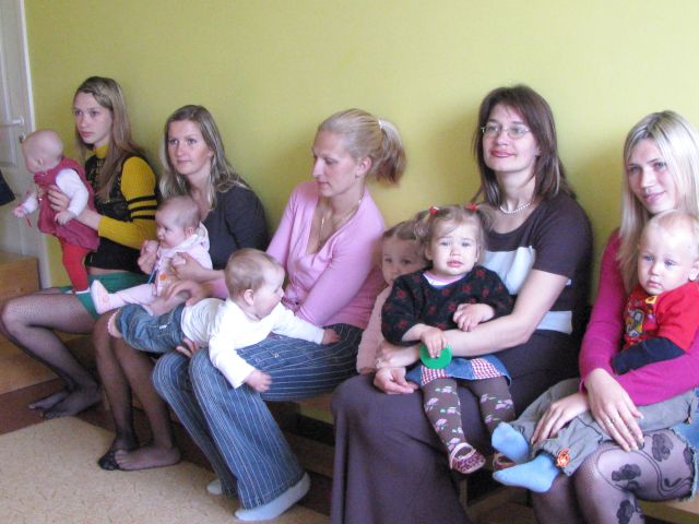 Tik mīlošās un mīļās – māmiņas