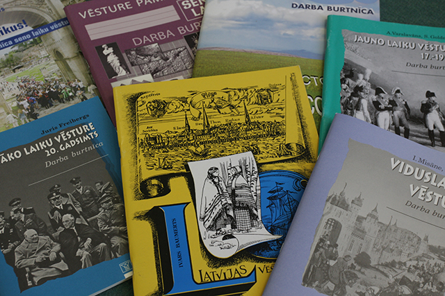 Neskaidrības ar darba burtnīcām