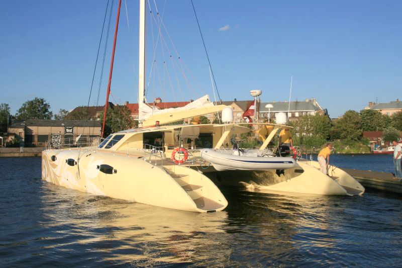 «Ambercat 210» devies uz Franciju