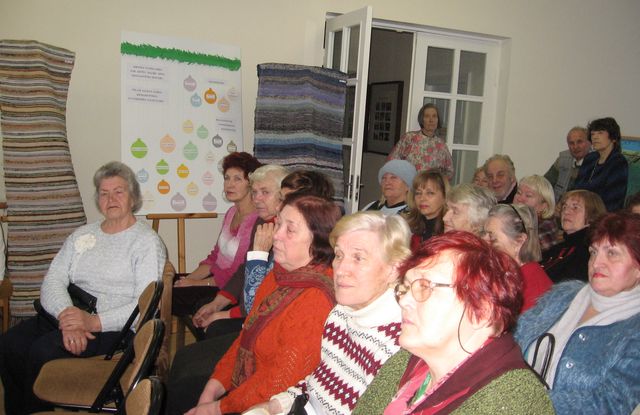 Lapmežciemā ir tradīcija Ziemassvētkos rīkot rokdarbu izstādi