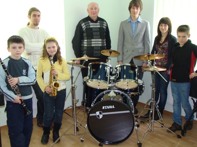 Atbalsta Engures Mūzikas un mākslas skolu