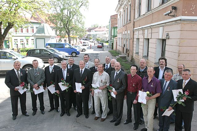 Pēc 20 gadiem sveic policistus – Barikāžu dalībniekus