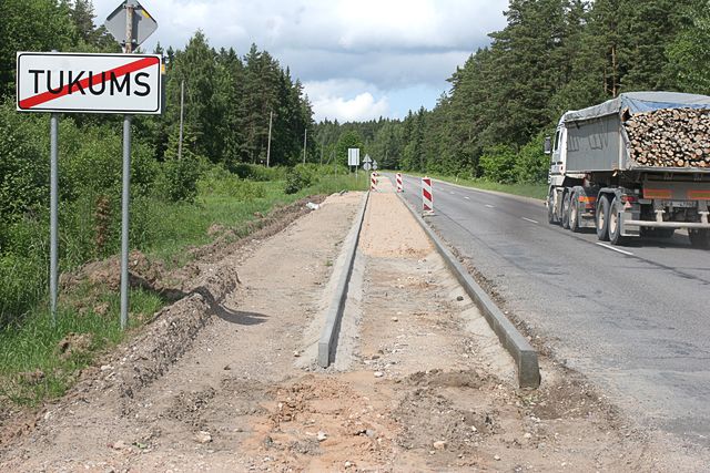 Būs vai nebūs celiņš līdz Ozoliņu kapiem?