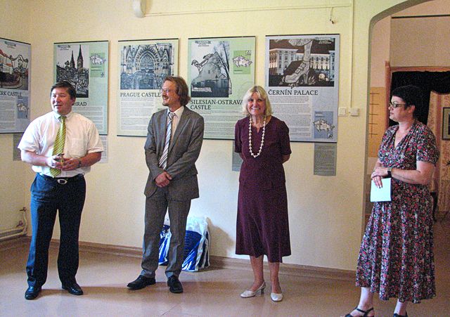 Čehijas Republikas vēstniecības kultūras atašejs atklāj izstādi Kandavā