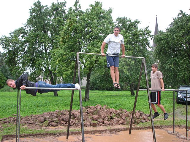 Ap un par stieņiem Jaunpilī