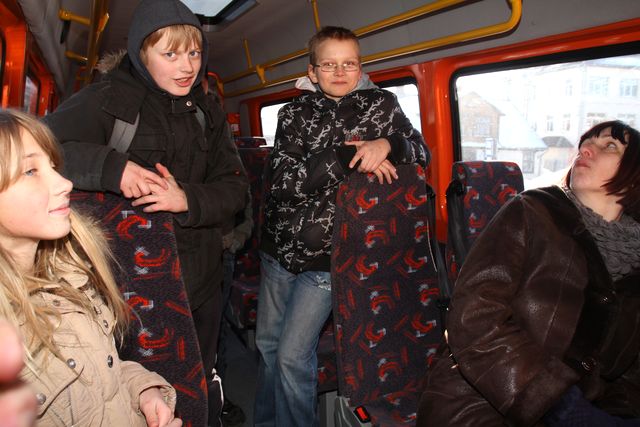 Tukuma novadam divi jauni skolēnu autobusi