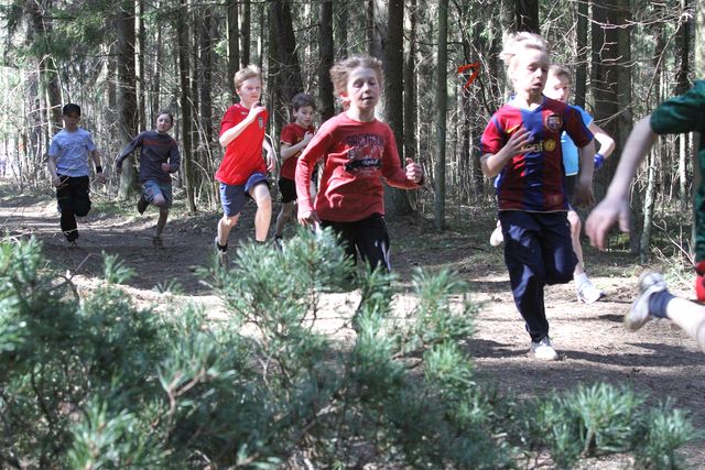 Tukuma novada skolēni piedalās pavasara krosā