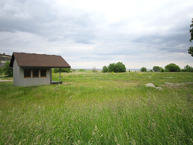 Engurē būvēs tirdziņu jūras krastā