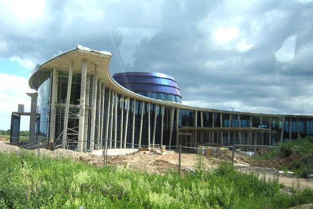 Apgabaltiesa negroza lēmumu par tiesvedības izbeigšanu Tukumu lidlauka attīstīšanas lietā