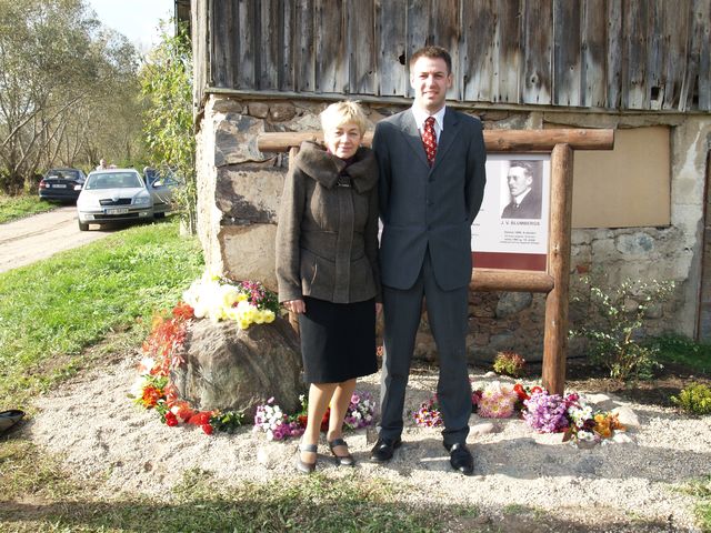 Atklāj piemiņas zīmi Praviņu un Degoles represētajiem