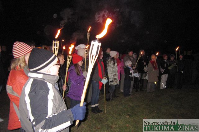 Lapmežciemā piemin brīvības cīnītājus
