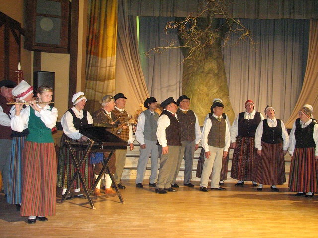 Kandavā notiek Ziemeļkurzemes folkloras kolektīvu skate