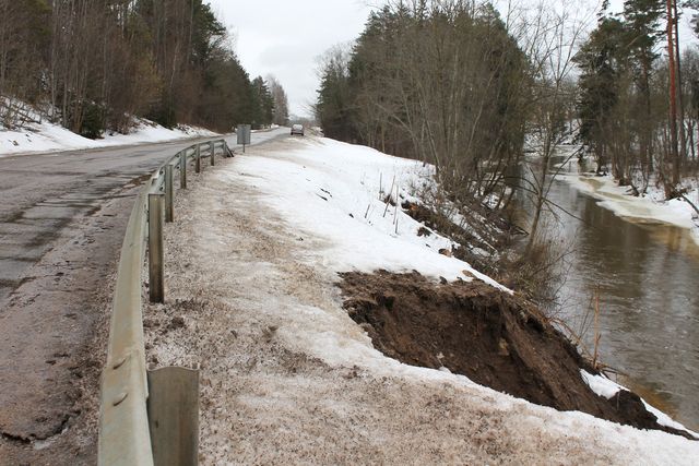Ko darīs, lai ceļš neiebruktu?