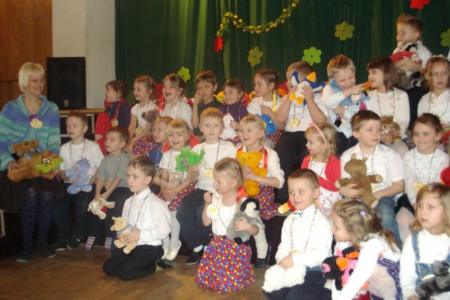 Zemītē viesojas mazie dziedātāji no Talsu novada