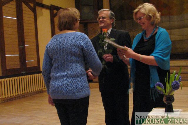 Kandavu  pieskandina Kurzemes sieviešu vokālie ansambļi