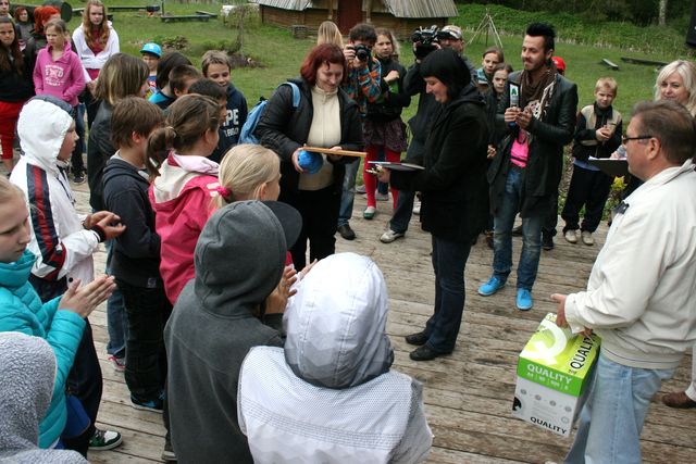 Čaklākie makulatūras vācēji tiekas Laumu dabas parkā