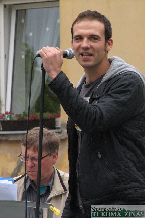 Ar Zāļu tirgu un pašdarbnieku koncertu ielīgo Kandavā /FOTO/