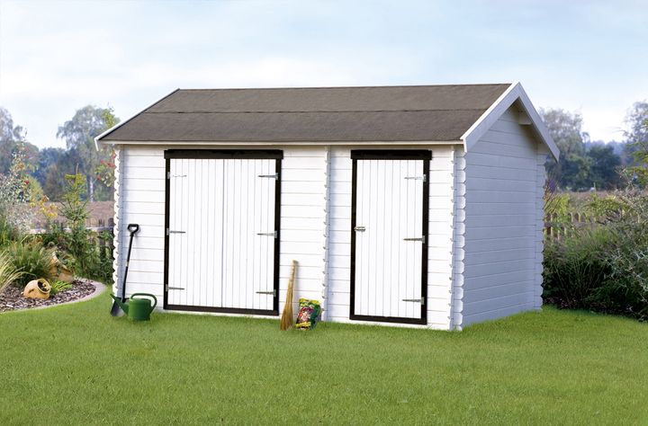 Iedzīvotāji atvaļinājumā ceļo, strādā dārzā un remontē mājokli