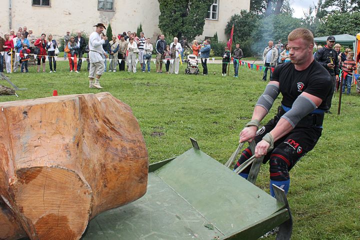 Suveizda uzvar spēkavīru mačos Jaunpils posmā