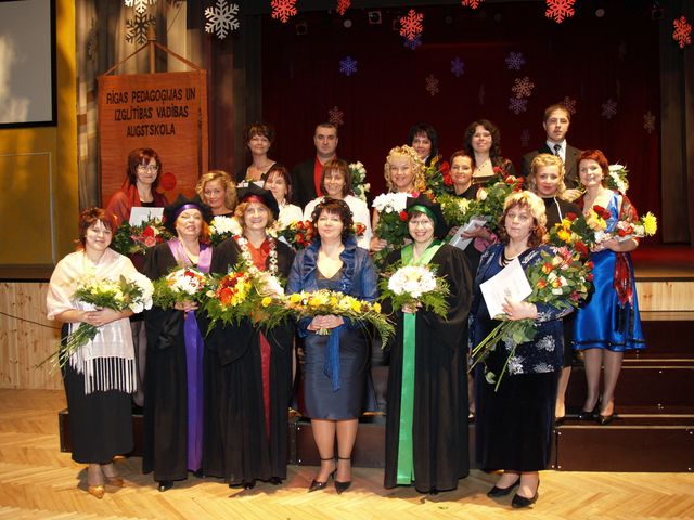 Augstskolas izlaidums 42 jauniem speciālistiem