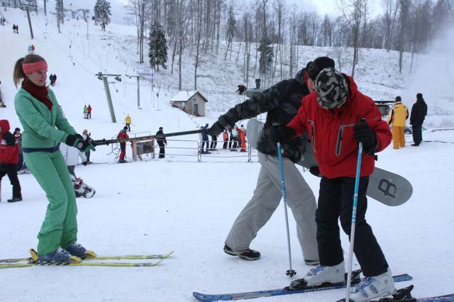 Slēpošanas bāzēs ziemas prieku cienītāju netrūkst