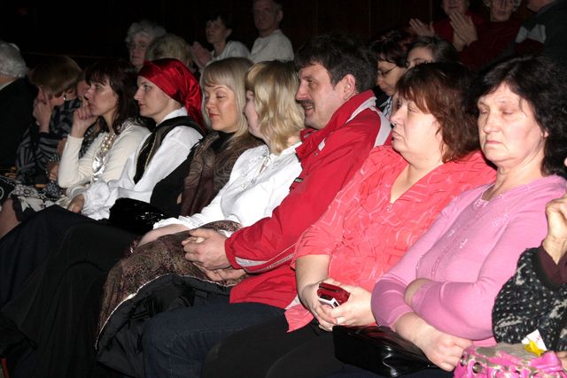 Deju kolektīvu sadancošana Tukumā