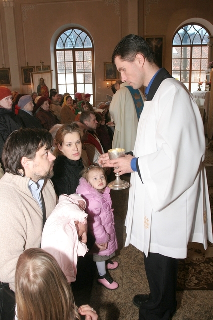 Lieldienu dievkalpojums Tukuma katoļu baznīcā