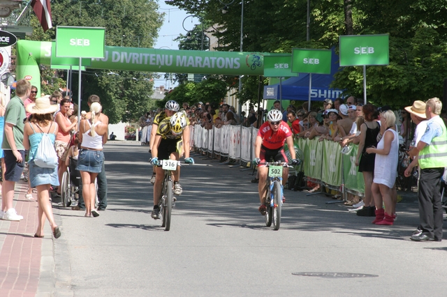 Velomaratons 31 grāda karstumā