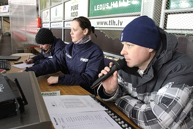 Tukuma hokejisti šoreiz pretiniekiem piekāpjas