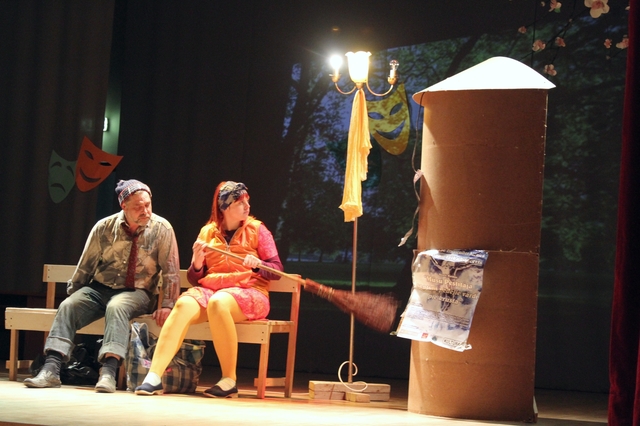 Amatierteātru festivāls „Smējiens Pūrē 2011”