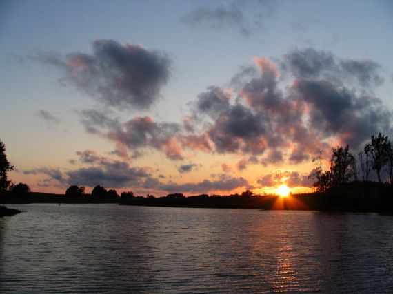 Dzirnavu ezers- dzīvā glezna