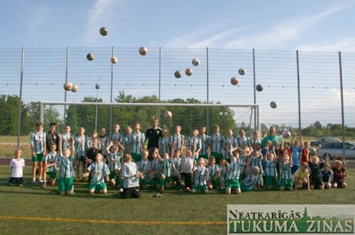 Treniņš kopā ar Latvijas futbola zvaigzni Kasparu Gorkšu