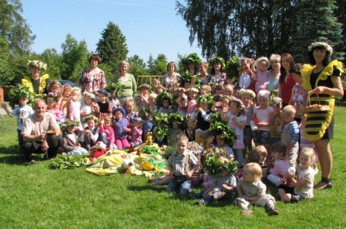 Saulgriežus pirmie Kandavā ielīgo «Zīļuka» kolektīvs