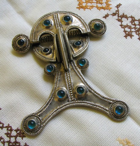 Zaļa vara pavadiņa…