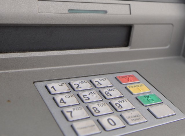 Pirms eiro ieviešanas uzsākta bankomātu likvidācija